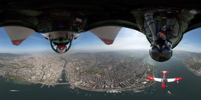 360-Grad-Panorama. PC-7 TEAM kopfüber über Zürich